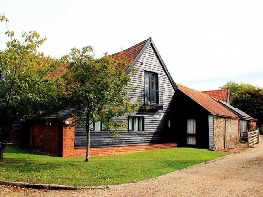 Stunning Barn Conversion Ideal For Large Families Bildeston Extérieur photo