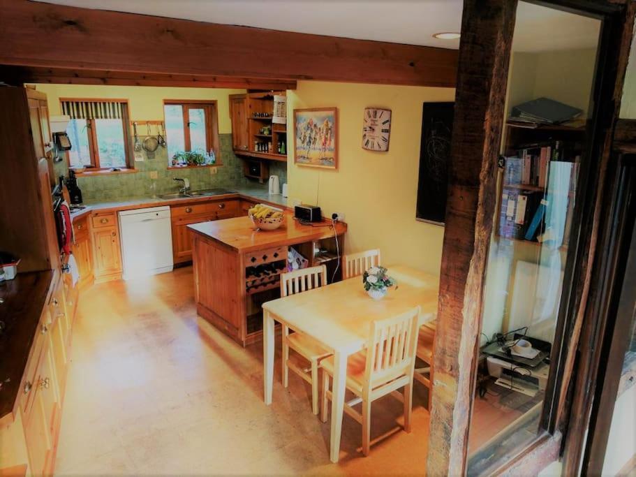 Stunning Barn Conversion Ideal For Large Families Bildeston Extérieur photo