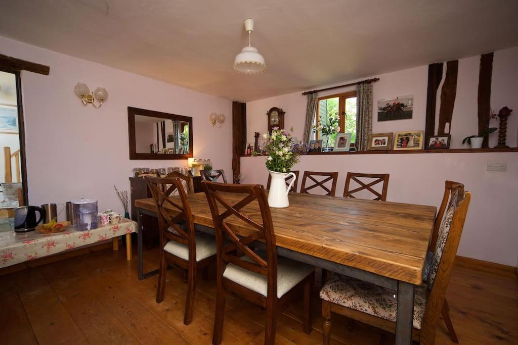 Stunning Barn Conversion Ideal For Large Families Bildeston Extérieur photo