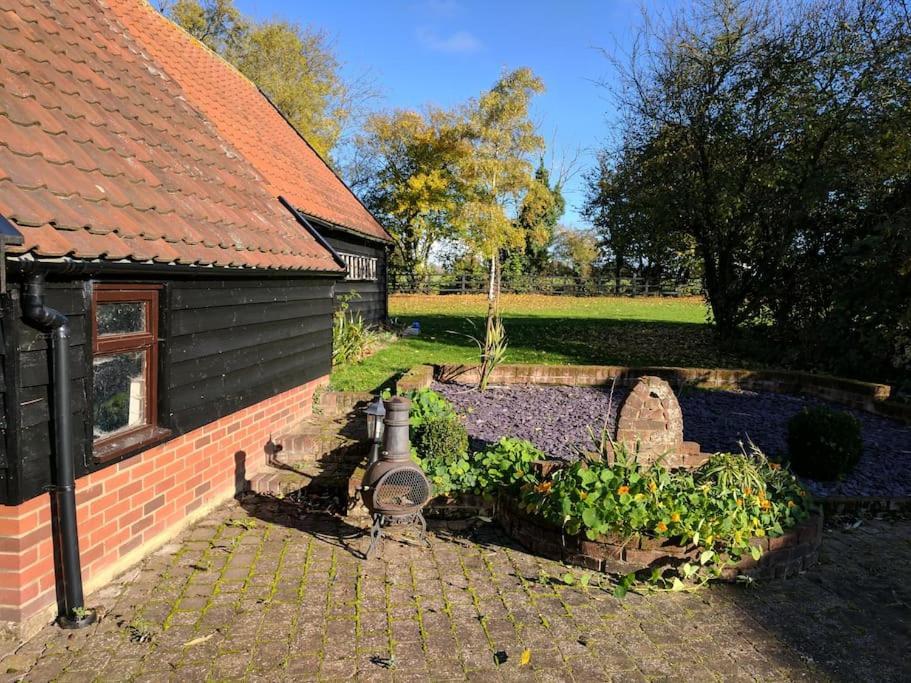 Stunning Barn Conversion Ideal For Large Families Bildeston Extérieur photo
