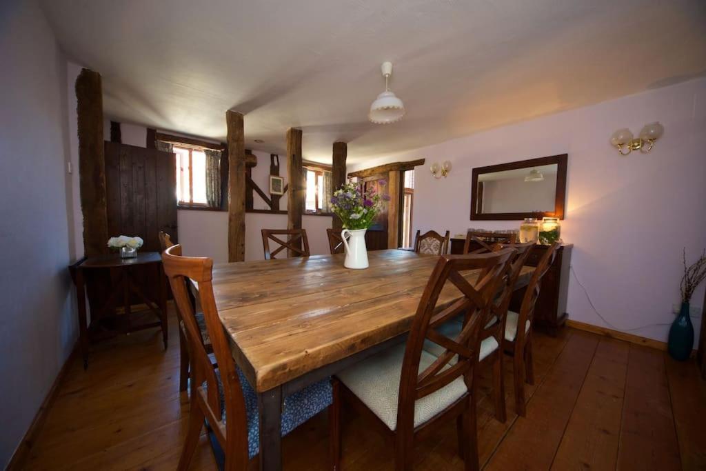 Stunning Barn Conversion Ideal For Large Families Bildeston Extérieur photo