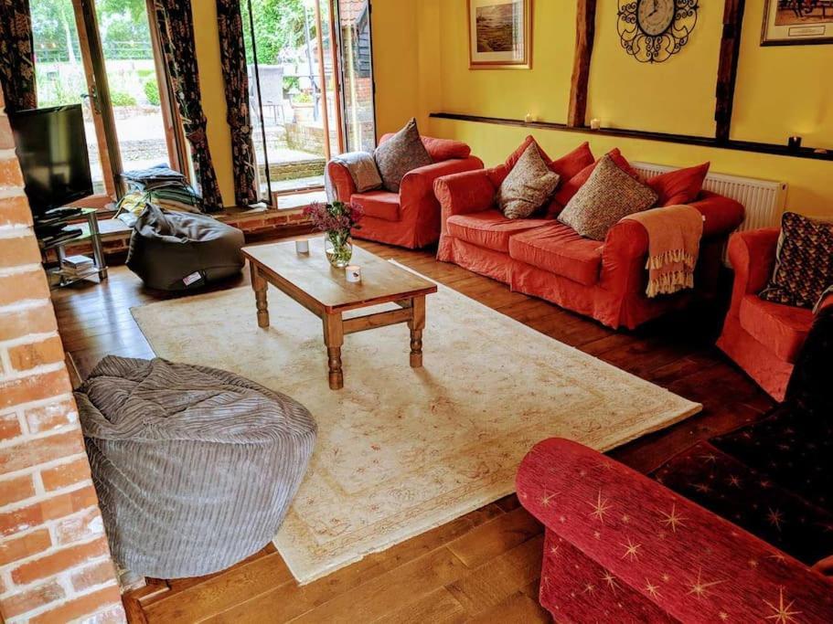 Stunning Barn Conversion Ideal For Large Families Bildeston Extérieur photo